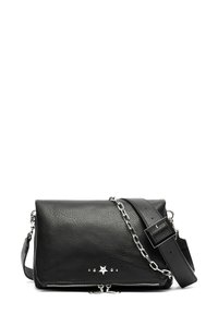 Sac à bandoulière en cuir noir au design structuré, avec une chaîne argentée, des embellissements en forme d'étoile et de cercle, et une fermeture éclair.