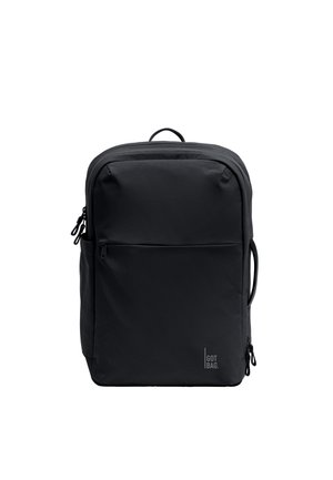 Schwarzer rechteckiger Rucksack mit Frontreißverschlusstasche, seitlichem Griff, oberer Schlaufe und kleinem "GOT BAG" Logo in der unteren rechten Ecke.