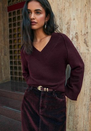 Friends Like These, V-NECK SEAM DETAIL JUMPER - Jersey de punto - aubergine