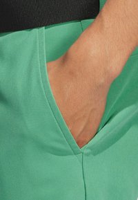 adidas Golf ULTIMATE365 8.5-INCH GOLF  - Träningsshorts - preloved green