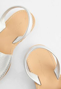 Next FOREVER COMFORT LATTICE  - Szandálok - silver