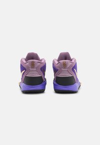 kyrie 8 zalando