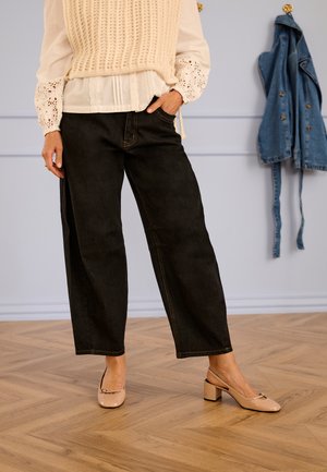 ANKL BARREL RELAXED FIT - Széles szárú - black washed denim