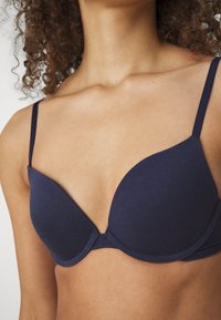 Marks & Spencer 3 PACK  - Push-up podprsenka - navy mix