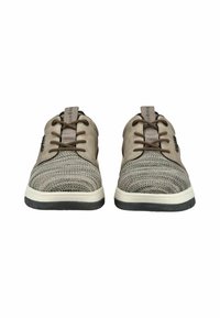 Leichte Schuhe mit einem grauen strukturierten Strickobermaterial, glatten grauen und schwarzen Akzenten sowie einer schwarzen Gummisohle. Ausgestattet mit traditionellen Schnürsenkeln und einem Logo-Tag.