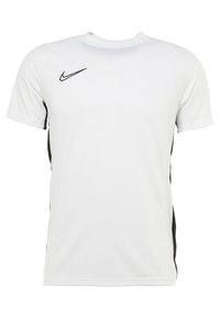 Camiseta atlética de manga corta blanca con acentos negros en los laterales y un logo de Nike en la parte superior izquierda. Fabricada con material ligero y transpirable.