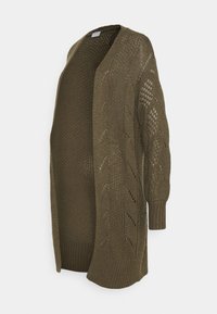 Svetr s otevřeným pletením v olivově zelené barvě, s robustní texturou, dlouhými rukávy a volným střihem s výstřihem do V.