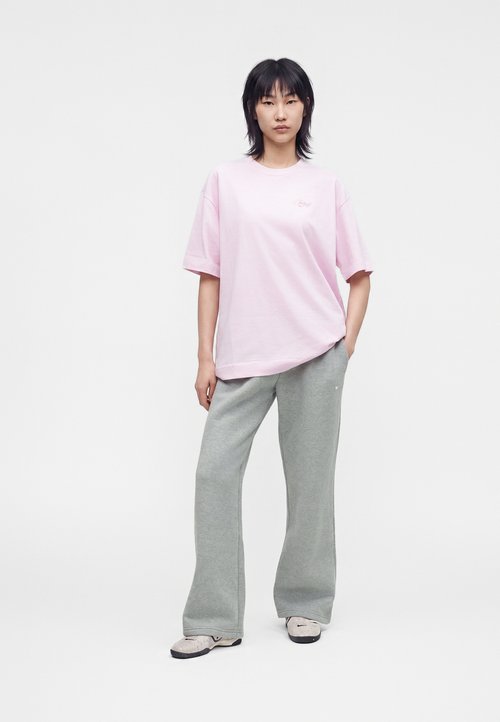 Nike Pantalón de mujer W Studio Fleece Gris — foto 2