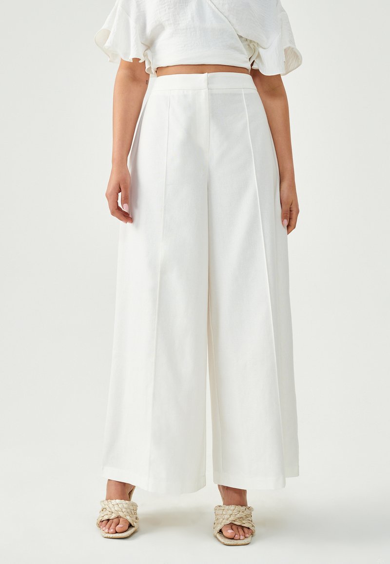 TUSSAH TAYLER - Nohavice - white