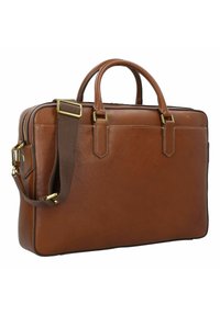 Valigetta in pelle marrone con parte superiore arrotondata, doppi manici, tracolla staccabile, hardware dorato e superficie liscia.