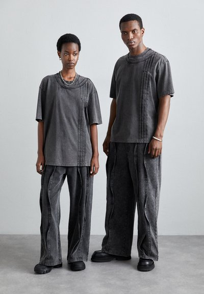Feng Chen Wang SEAMING UNISEX - Tréningruha alsók - gray