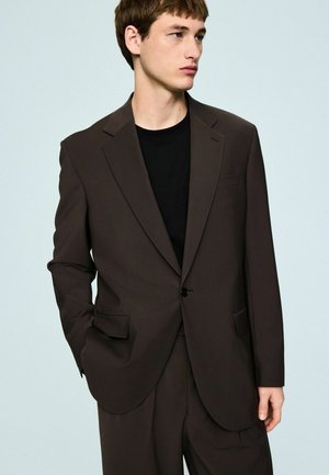 REGULAR FIT  - Kurzmantel - brown