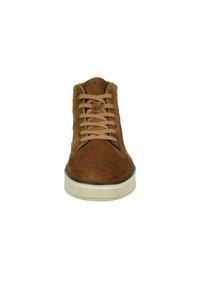 Brown suede lace-up sneaker with a round toe, textured upper, beige laces, and a white rubber sole with a black accent along the edge.