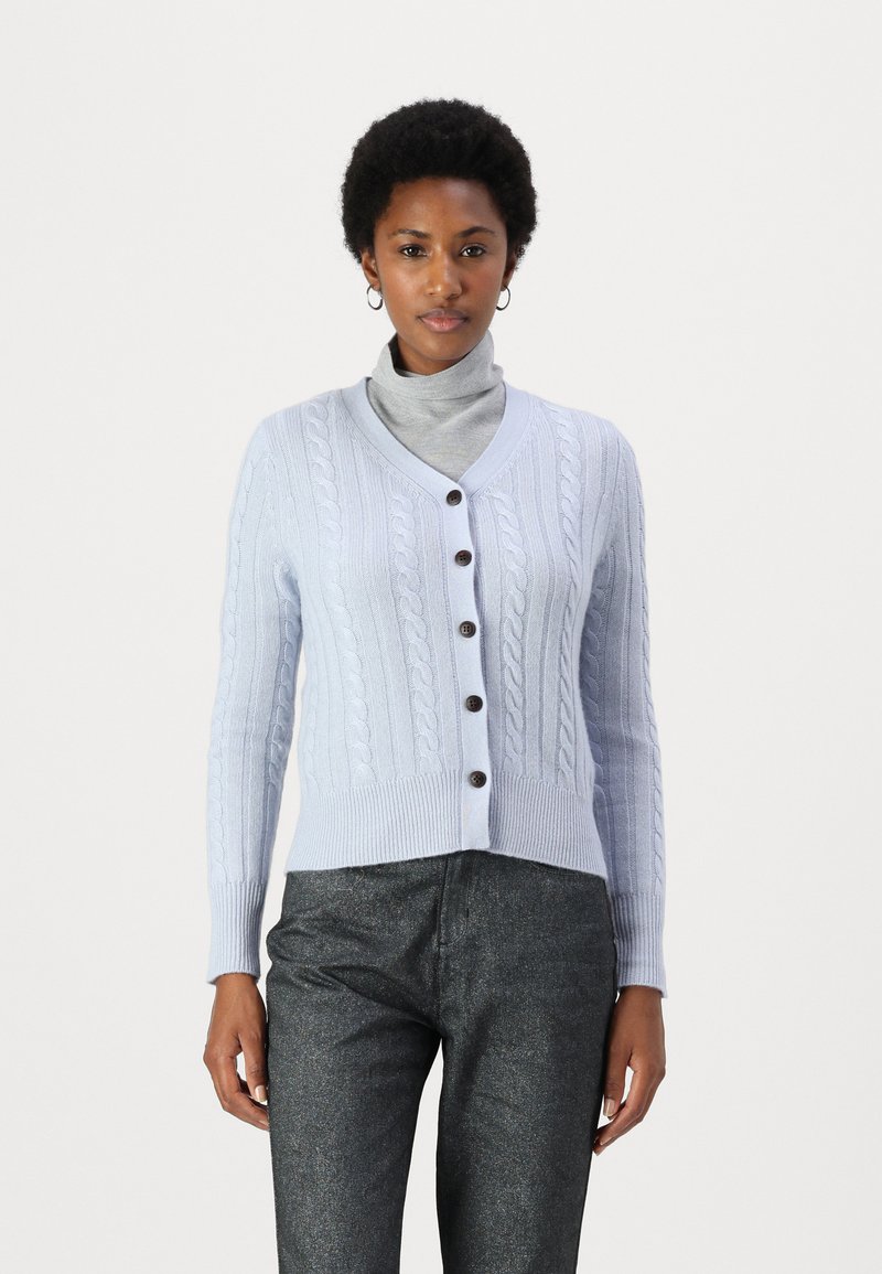 pure cashmere CLASSIC CABLE CARDIGAN - Casaco de malha - baby blue