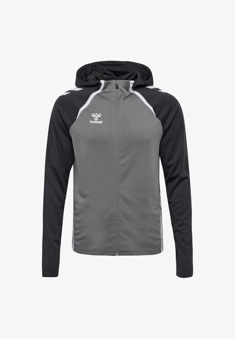 Grijze zip-up hoodie met zwarte accenten, heeft een capuchon, lange mouwen en witte piping. Logo op de linkerborst, gladde stofstructuur.