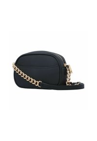 Borsa a tracolla nera realizzata in materiale liscio, con cintura a catena dorata, chiusura con zip e forma arrotondata con dettagli di cucitura discreti.