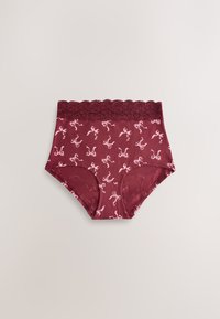 Braga de algodón burdeos con cinturilla de encaje intrincado. Presenta un patrón repetido de lazos rosas. Textura suave, diseño de talle alto.