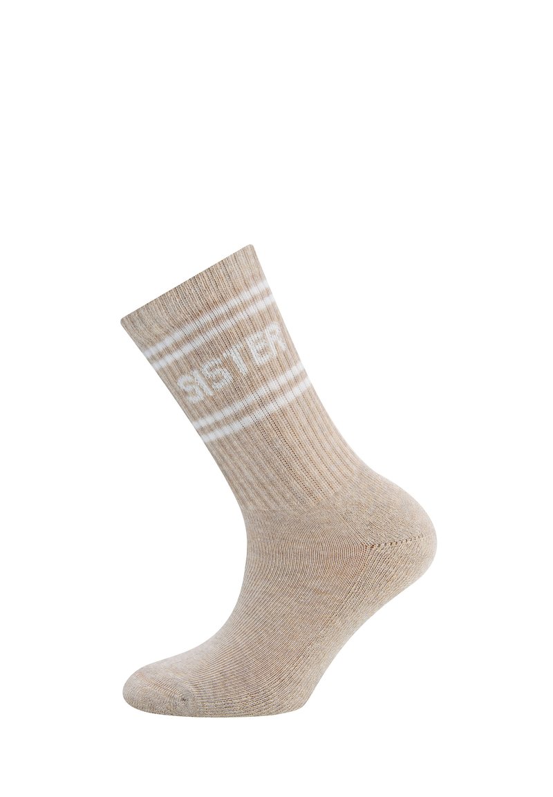 Beige Baumwollsocke mit geripptem Muster, oben mit weißen Streifen und dem Wort "SISTER" in Weiß gestrickt. Mittelknöchelhöhe.