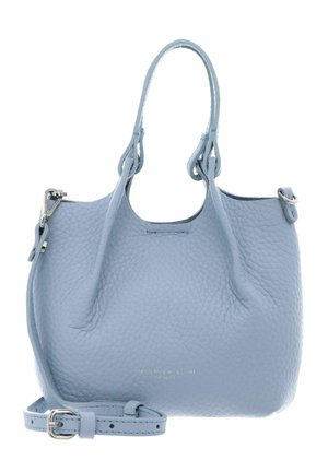 Sac à main en cuir texturé bleu clair avec deux poignées et une bandoulière ajustable, orné de détails en métal argenté.