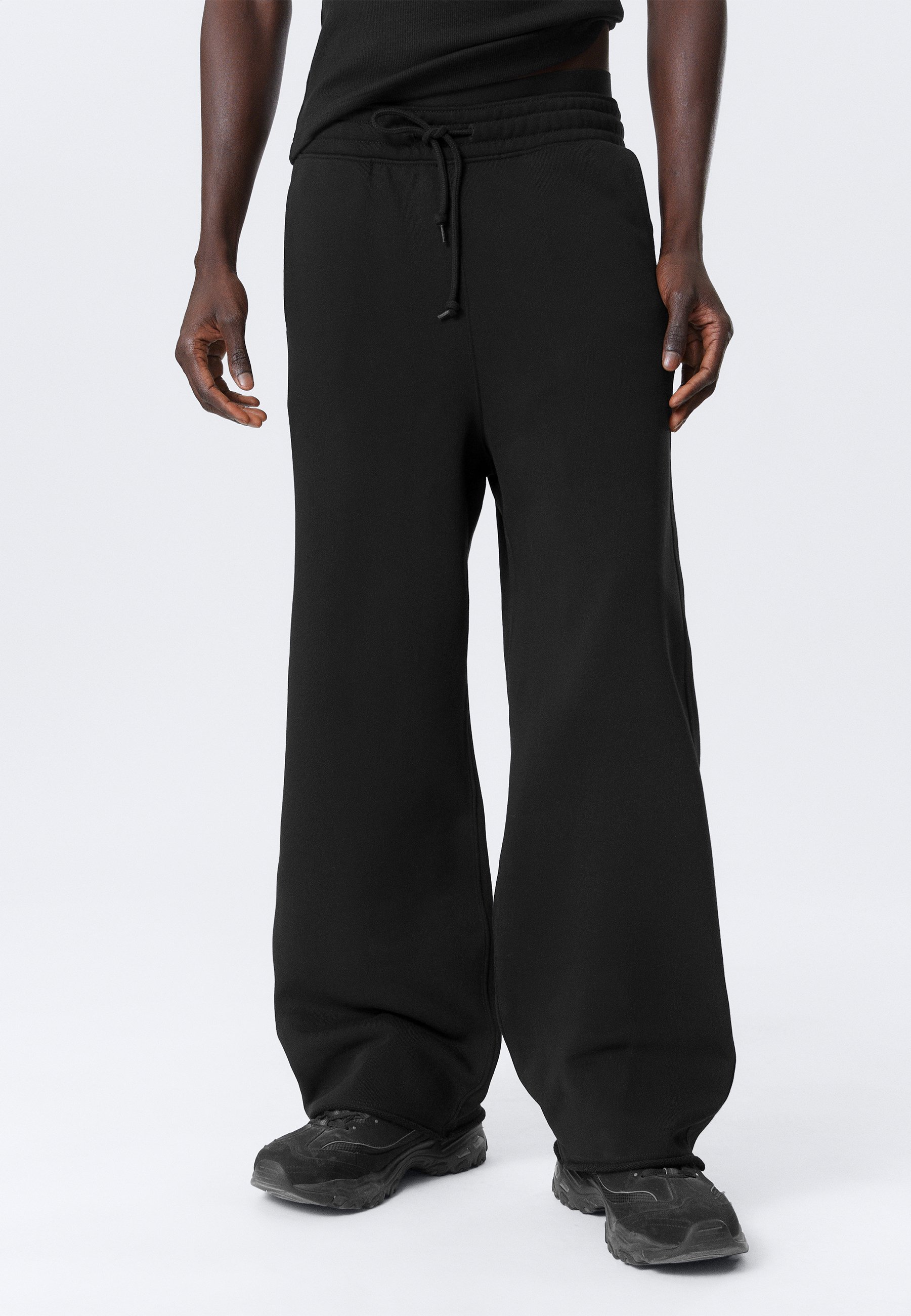 Weekday ASTRO LOOSE TERRY SWEATPANTS Jogginghose black/schwarz