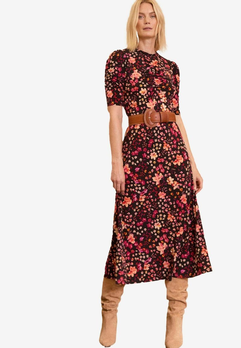 Love & Roses RUCHED FRONT MIDI - Dzsörzéruha - black floral