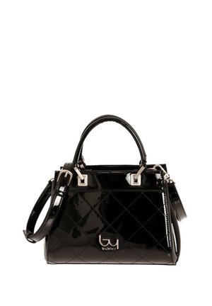 Borsa a mano in pelle verniciata nera con motivo trapuntato, doppi manici, tracolla regolabile e chiusura frontale con logo "by BYBLOS" in argento.