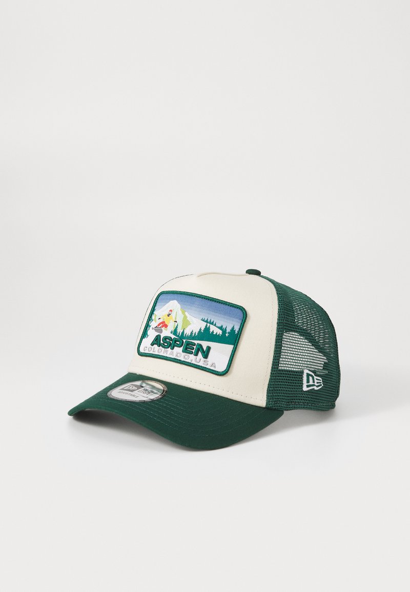 New Era SKI PATCH TRUCKER UNISEX - Boné - dark green/off-white