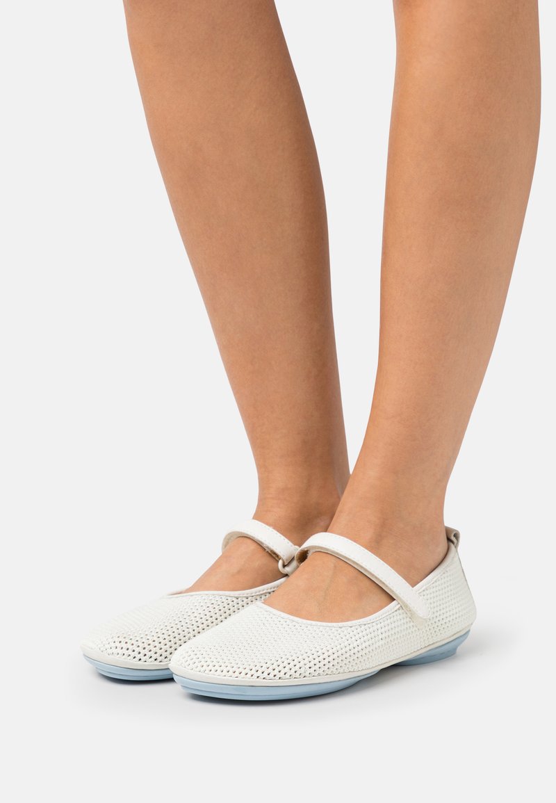 Camper RIGHT NINA Ballerinaskor white natural/vit Zalando.se