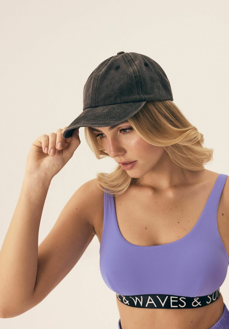 ESOTIQ - Czapka z daszkiem