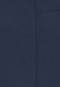 Jūros mėlynos spalvos audinys su lygiu paviršiumi, turintis vertikalią siūlę ir mažą kišenę. Atrodo, kad medžiaga yra patvari ir struktūrizuota.