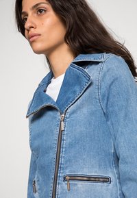 Liu Jo Jeans GIACCA CHIODO BRILLANT - Casaco de ganga - blue miami beach
