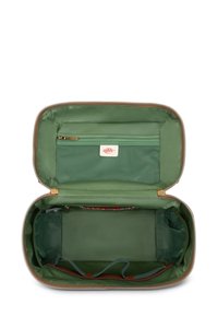 Groene stoffen reistas met een gouden rits, een interne netzak en een logo-label. Beschikt over diverse interne vakken en een zachte voering.