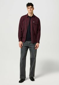 Wrangler Blugi loose fit - sandstorm