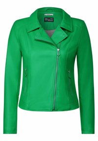 Veste en simili cuir vert avec un col, fermeture éclair diagonale à l'avant et poches latérales. Texture lisse avec un design ajusté.