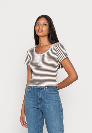 PEPPER HENLEY TEE - T-shirts - crocus cool dusk