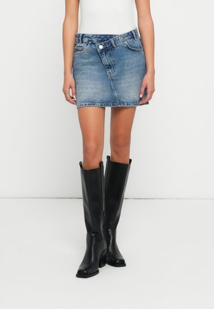 NMSABINE SKIRT - Jupe en jean - medium blue denim