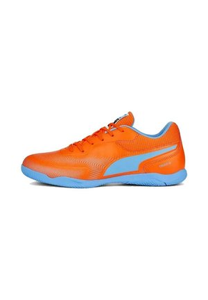 Zapatillas deportivas naranjas con un acento azul. Presentan una parte superior texturizada, cordones planos y una suela de goma. Diseño ligero para un mejor rendimiento.