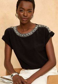 Love & Roses ROLL SLEEVE - REGULAR FIT - Camicetta - embelished black