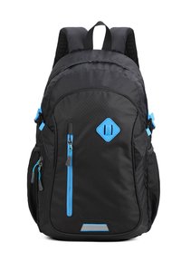 Zaino nero con accenti blu, multiple tasche con zip, logo a forma di diamante, schienale e spallacci imbottiti, tessuto texturizzato.