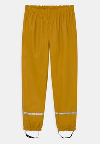 Gele waterdichte broek met een elastische tailleband, reflecterende stripes bij de manchetten en verstelbare enkelriemen voor een stevige pasvorm.