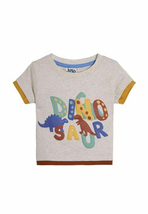 T-shirt gris à manches courtes avec un graphique de dinosaure multicolore et le texte "DINO SAUR". Présente des accents marron et jaune sur les manches et l'ourlet.