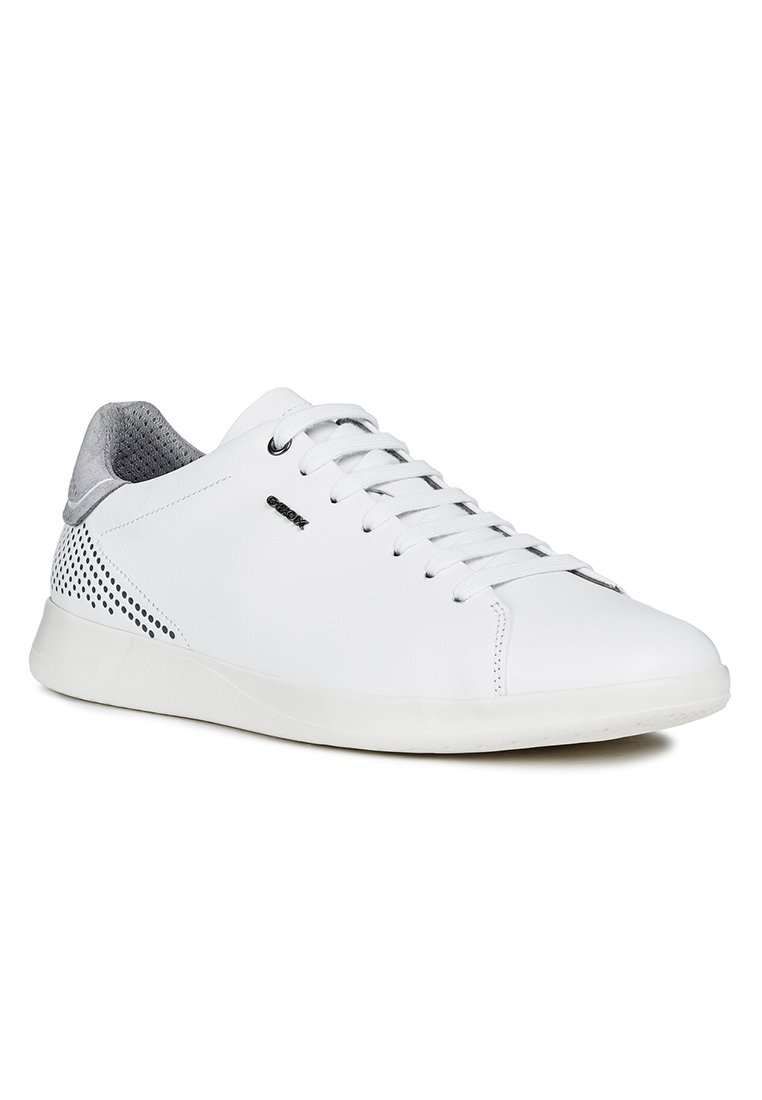 Zapatillas Geox niña con luces. Calzado infantil online. Zapateria.