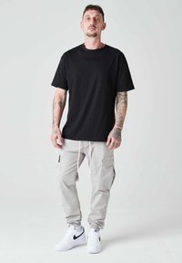 2Y Premium STRAIGHT FIT - Cargobukse - grey