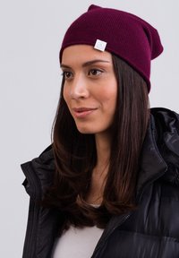 CASH-MERE Čepice - cranberry rot
