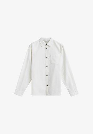 Witte lange mouwen overhemd met knopen, kraag en borstzak, plat weergegeven op een witte achtergrond.