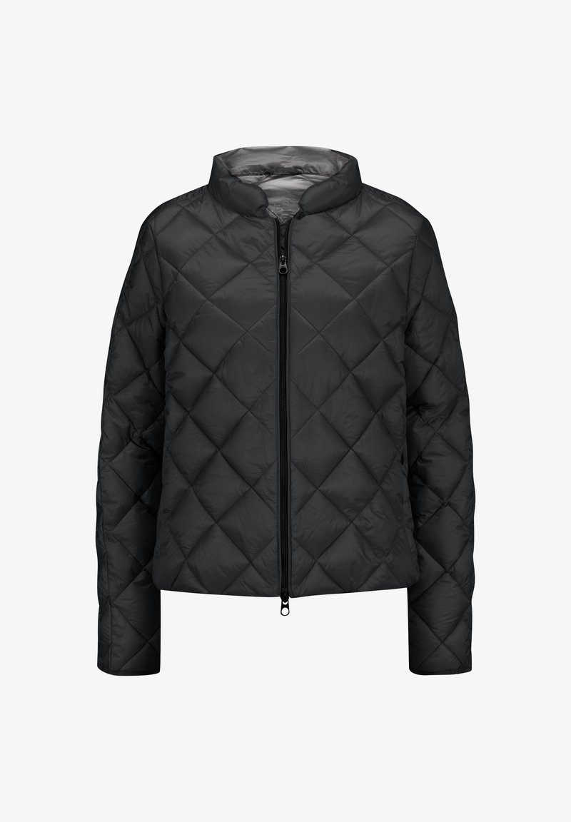 Schwarze gesteppte Jacke mit hohem Kragen, vorderem Reißverschluss und langen Ärmeln. Besitzt eine elegante, glatte Textur und ein Rautenmuster.