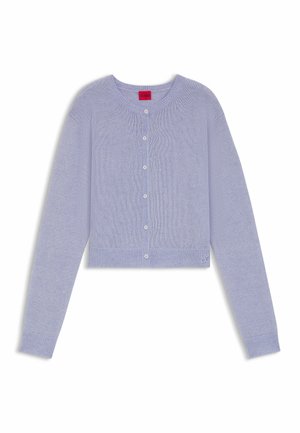 Cardigan corto color lilla realizzato in morbido tessuto a maglia, con scollo rotondo, maniche lunghe e chiusura con bottoni sul davanti.