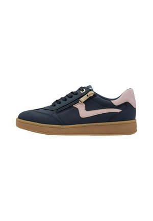 Sneakers blu navy con un accento rosa, caratterizzati da una superficie testurizzata, punta rotonda, chiusura con lacci e una cerniera laterale con accessori dorati.