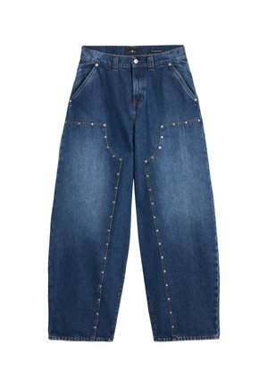Wijduitlopende denim jeans in donkerblauw met een vervaagd ontwerp. Heeft meerdere zakken en metalen knoopdetails langs de zijkanten. Klassiek vijf-pocket model.