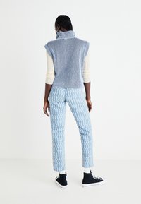 Noisy May NMARNIE LASER - Džinsi ar taisnām starām - medium blue